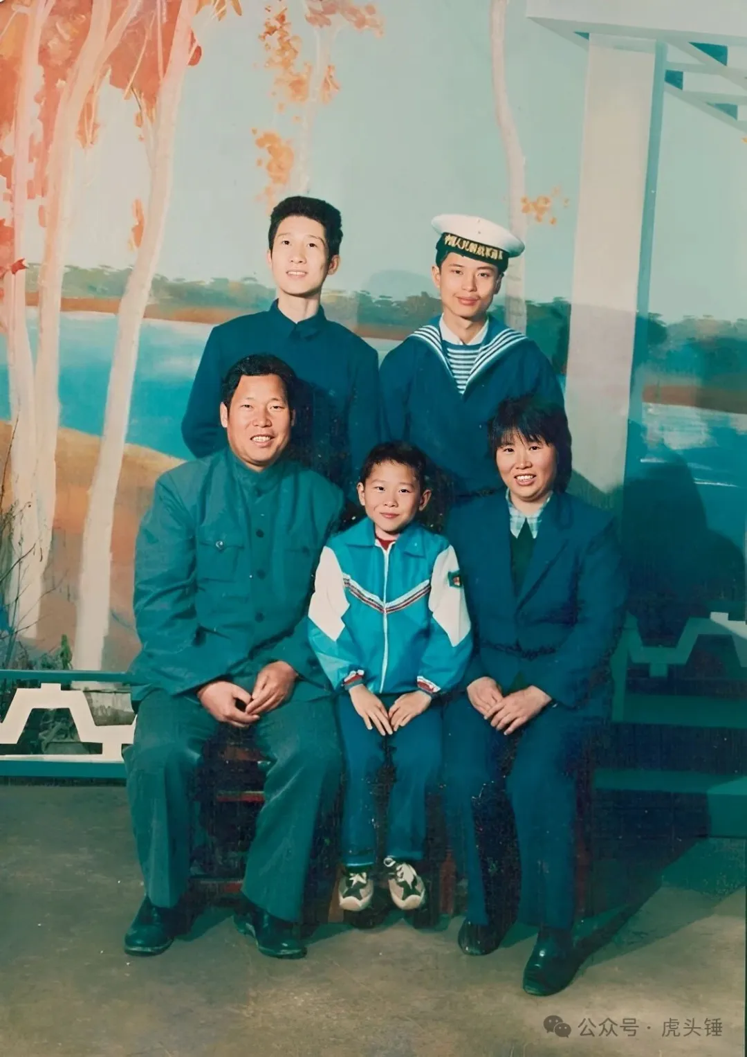 Tiger 与家人的旧照